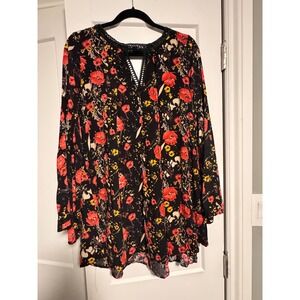 UMGEE Med‎ Black Floral Bell Sleeve Tunic Top Keyhole Neck Crochet Trim Boho